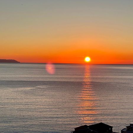 Roumers Himara Экстерьер фото